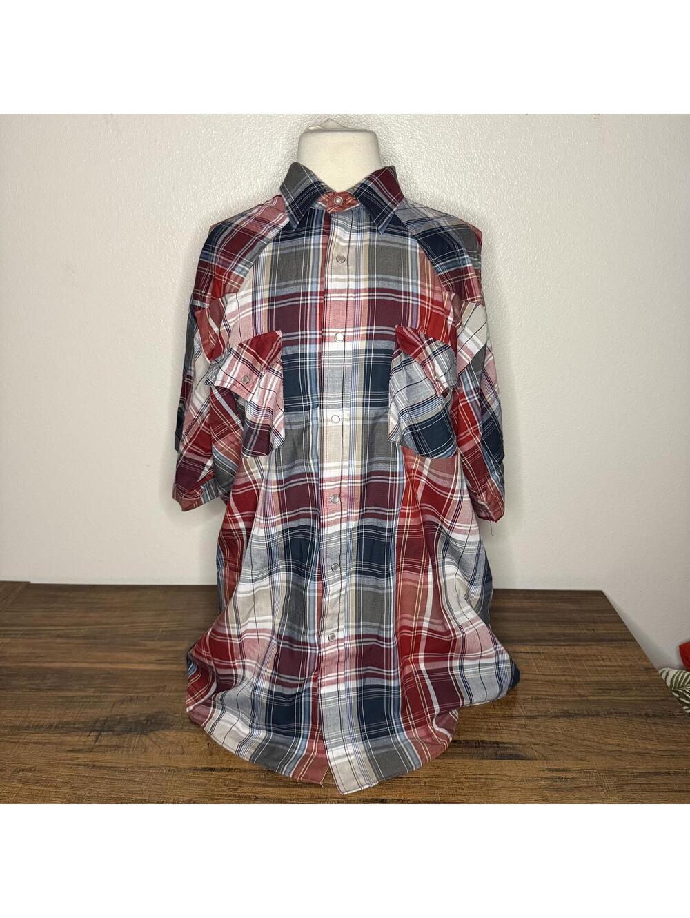 Plains Western Wear Men's Large Plaid Button-Up Shirt